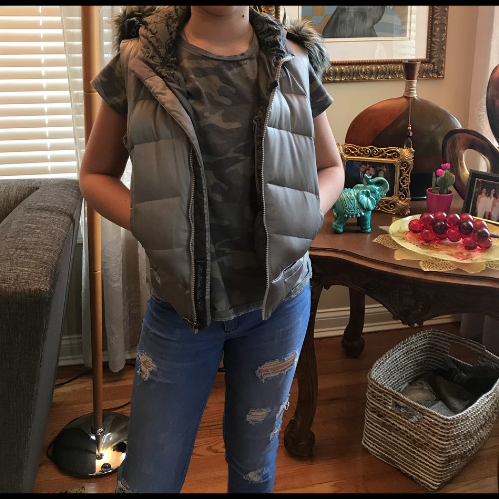 XS - Girls NORTH FACE Grey VEST / with Fur Hood